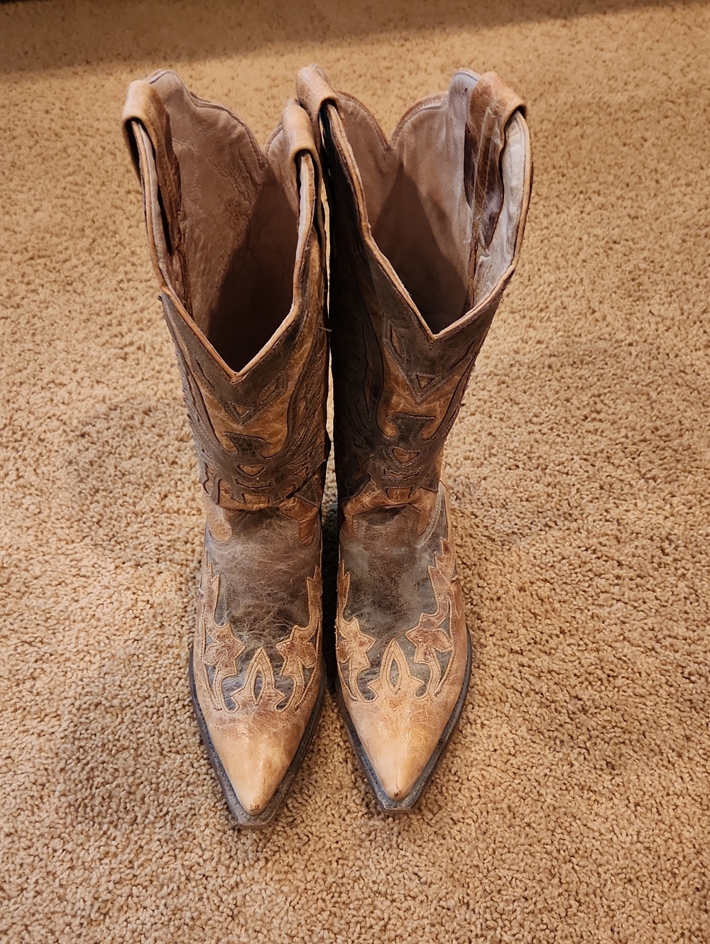 Steve Madden Lorredo Two-Tone Brown Tan Distressed Western Heeled Boots
